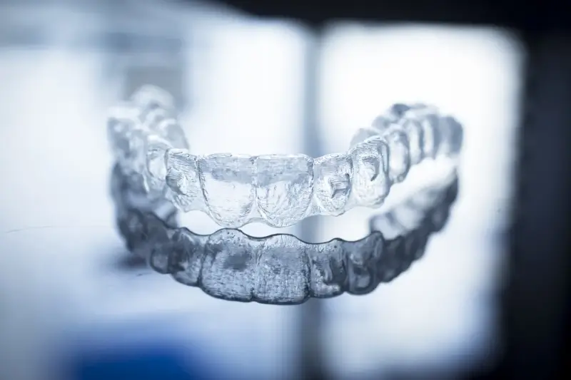 Czy Invisalign leczy wady zgryzu?